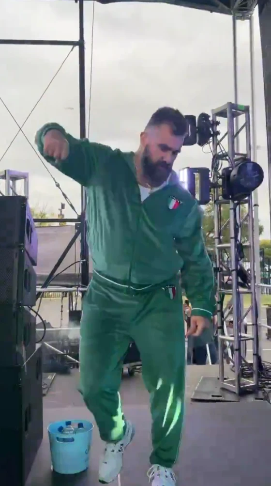 jason kelce dancing da4a45