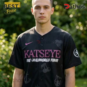 XUnJdrlB katseye wildworld tour limited edition black baseball jersey 03 front view